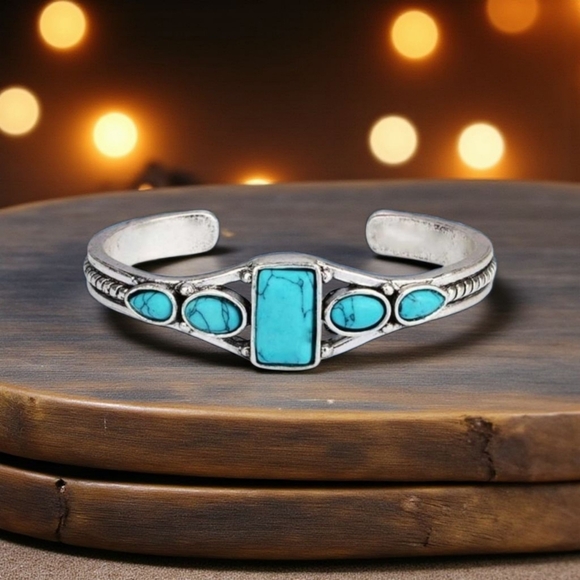 Boho Chic Antique Silver & Turquoise Stone Cuff Bracelet and Earrings Set 🌿 - Picture 8 of 14